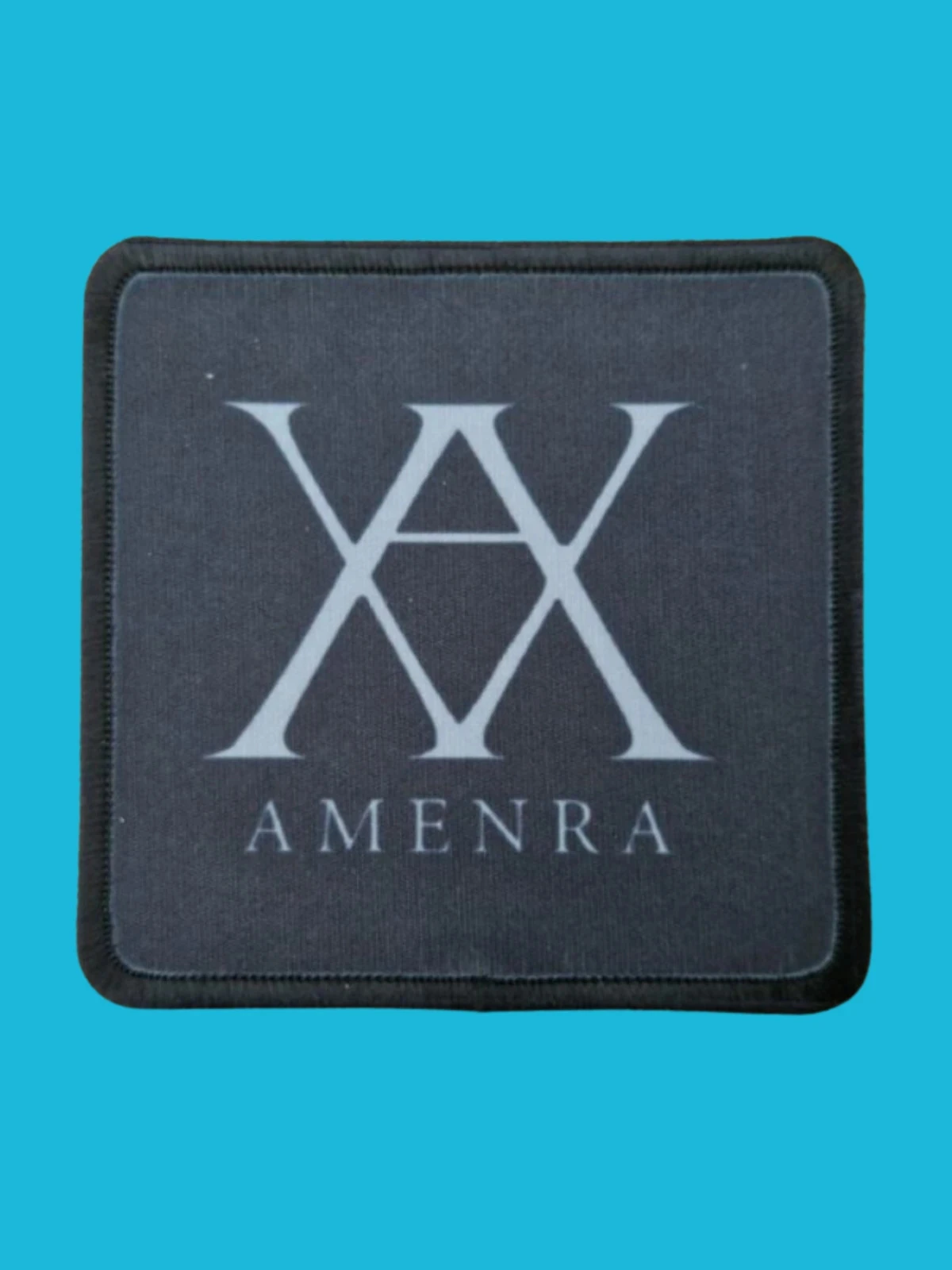 Patch Amenra - Logo gris - Imprimé - Carré de 7,5 x 7,5 centimètres